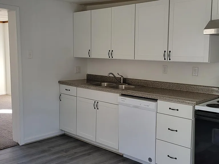 213 Spring St #2 — Photo 6