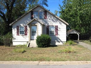 1404 E Kathleen St, Sikeston, MO 63801