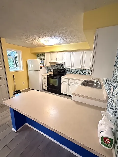 3 bed, 2.5 bath, 1394 sqft, $2,600 — Photo 2