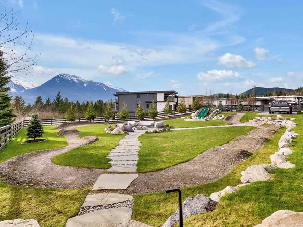 2934 Huckleberry Dr, Squamish, BC V8B 1B3