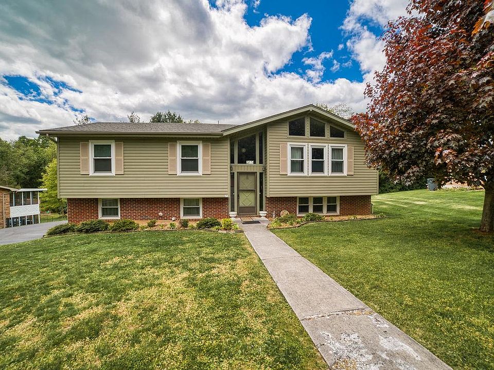 1st image of 249 Wildwood Dr