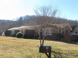 150 Auburn Park Dr, Waynesville, NC 28786
