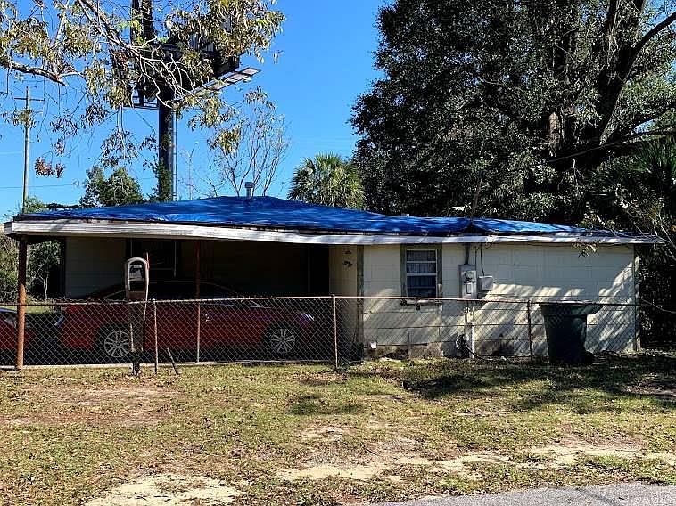 2nd image of 305 E Texar Dr