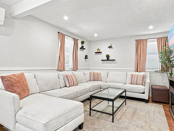 4th image of 7 Lascala Ave