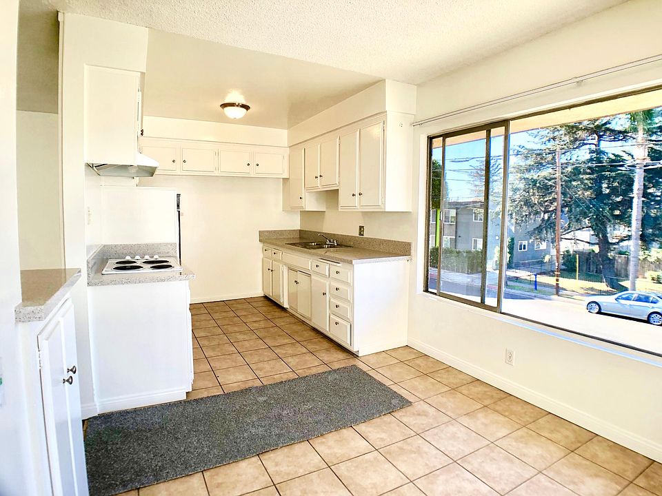1st image of 912 W Beach Ave APT 5