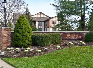 25D Canterbury Rd, Chatham, NJ 07928