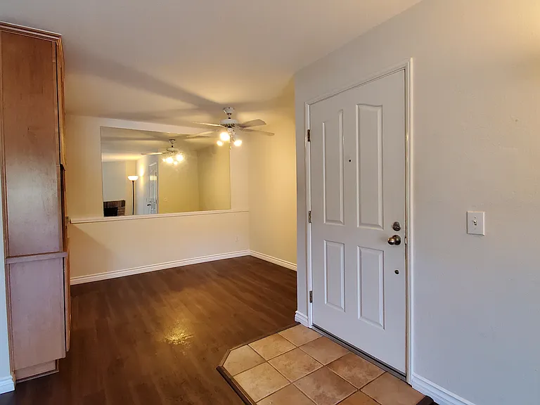 1820 S El Camino Real S — Photo 3