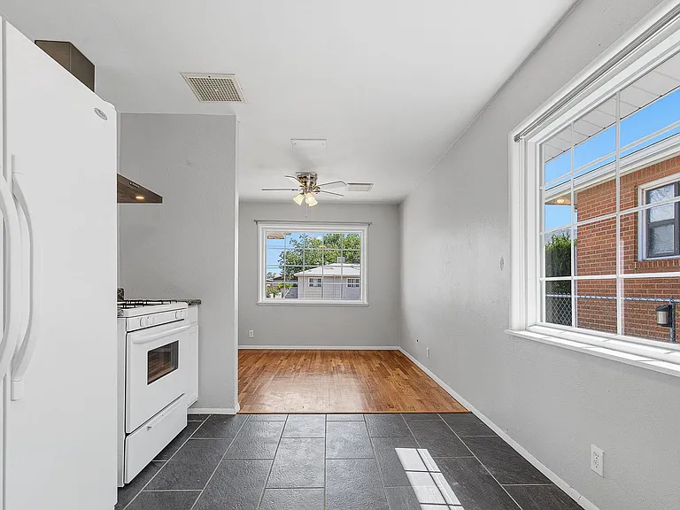 2300 Aspen Dr — Photo 26