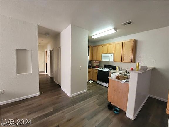 4th image of 4730 E Craig Rd Unit 1106