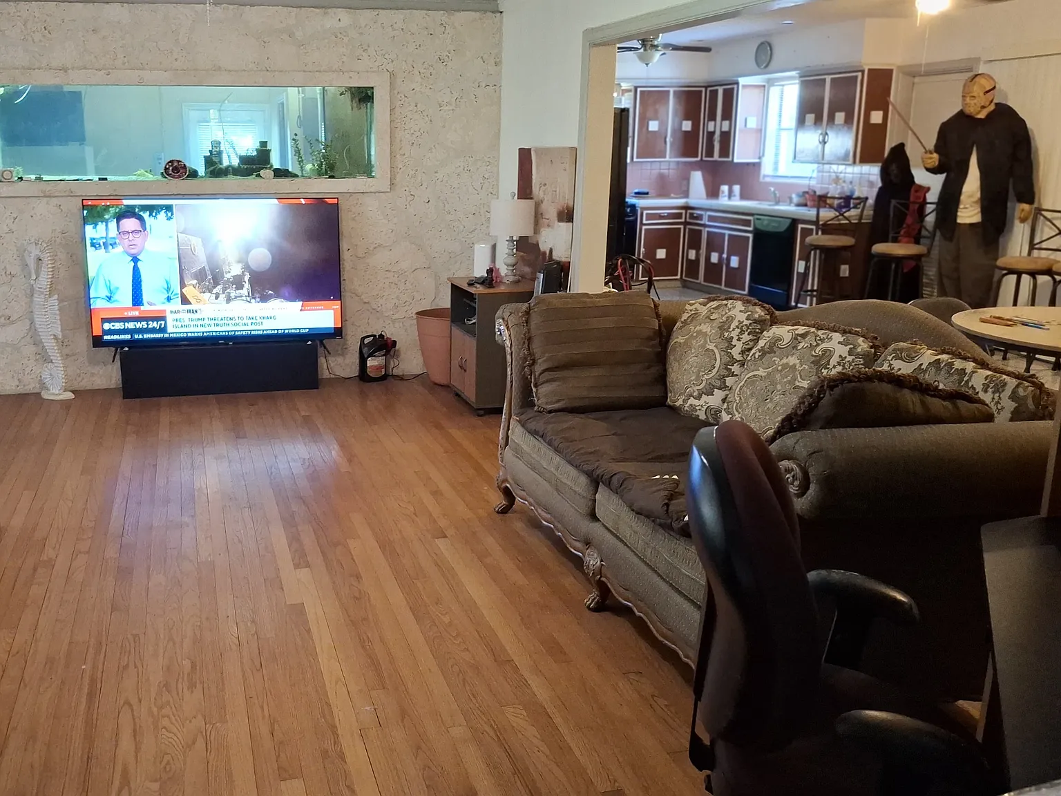 3 bed, 2300 sqft, $6,200 — Photo 2