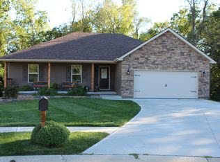 108 Fox Den Ct, Savannah, MO 64485