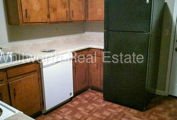 5th image of 624 33rd St E APT D