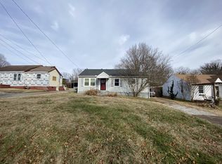 1055 Horseshoe Dr, Nashville, TN 37216