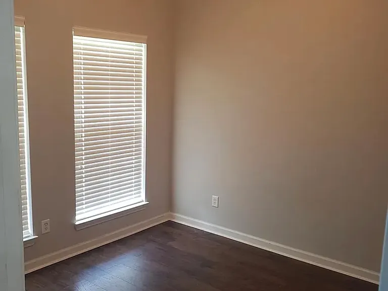 4236 Louden Dr — Photo 11