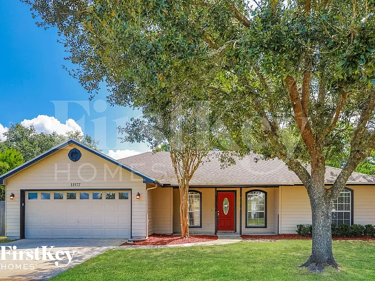 11577 Twin Oaks Trl — Photo 1