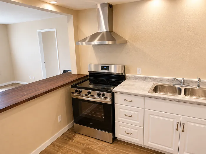 2885 Coral St #2 — Photo 12