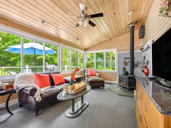 2470 West St, Wrentham, MA 02093