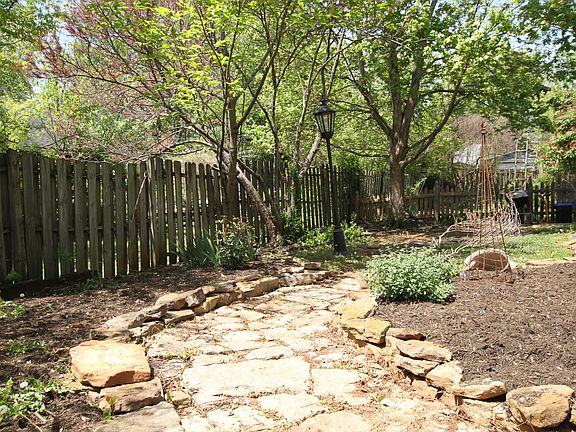 5th image of 1721 NE Coker Ave