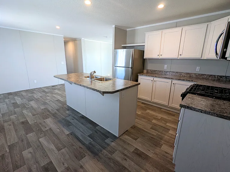 606 Delaware St #606 — Photo 3