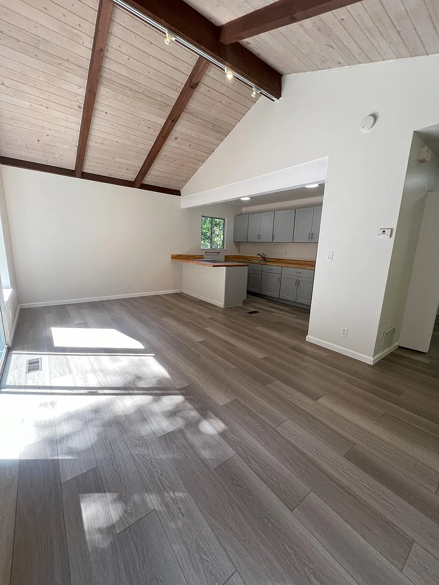 3 Wreden Ave photo 1