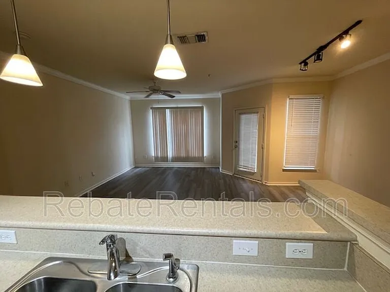 8290 Gate Pkwy #310 — Photo 12