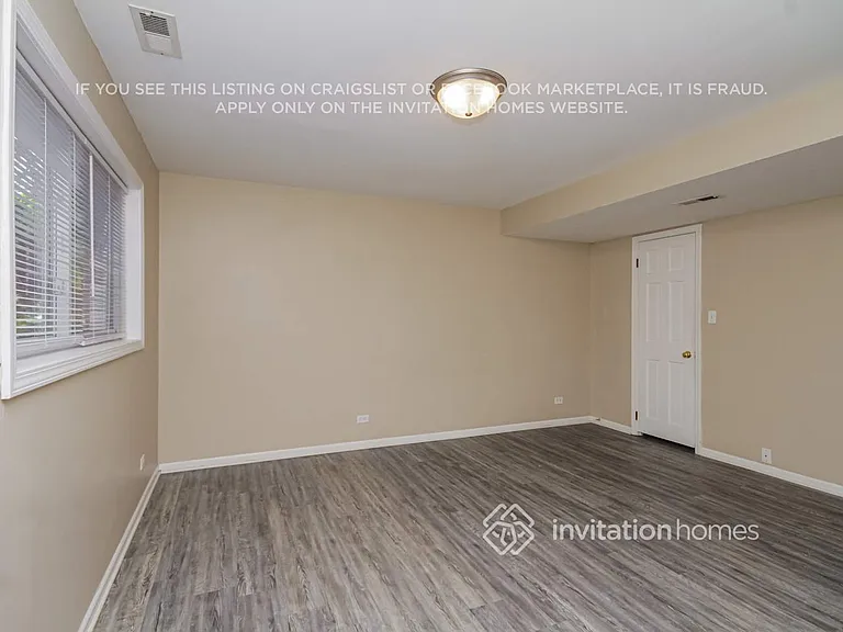 337 E Fullerton Ave — Photo 10