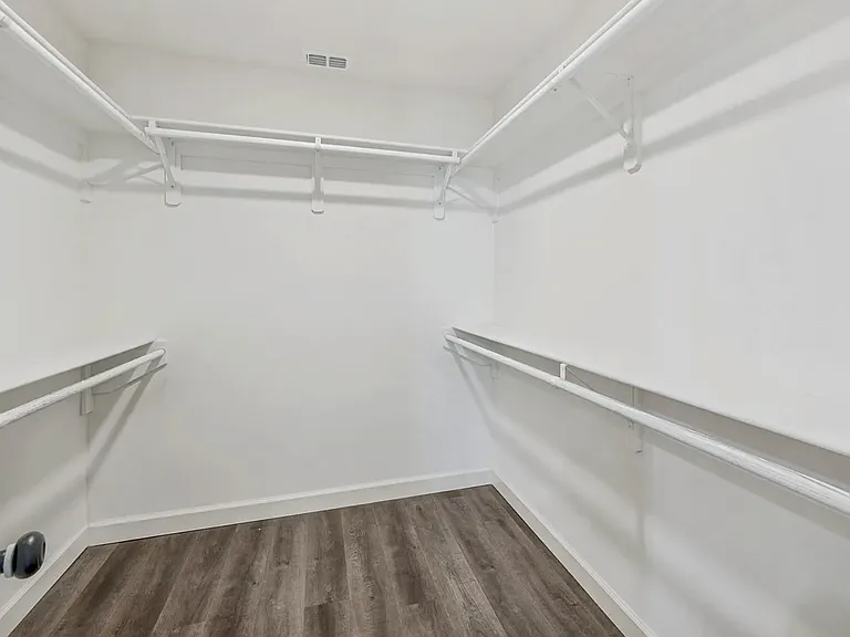1704 S Jennings Ave — Photo 17