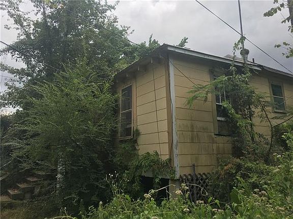 4th image of 646 Avenue E