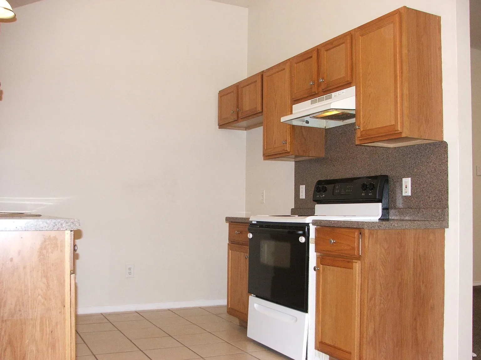 3 bed, 1244 sqft, $1,800 — Photo 2