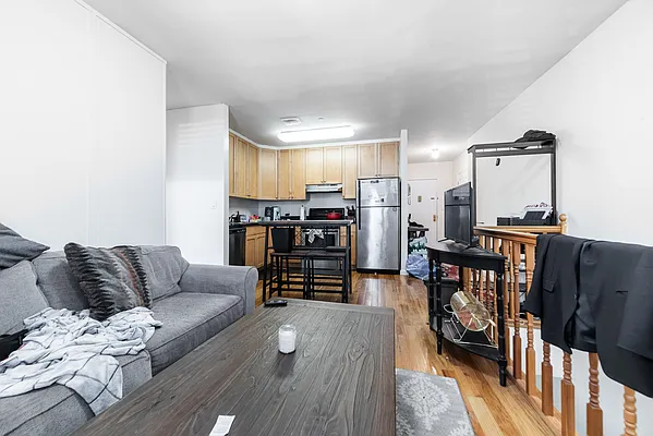 Rented by Key City Capital Inc | media 10