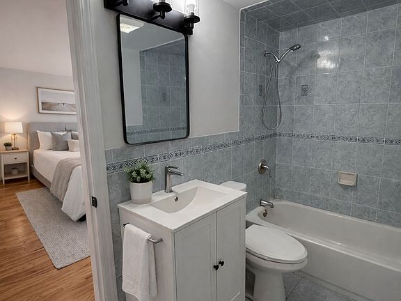 5th image of 1058 Bond St Floor 2