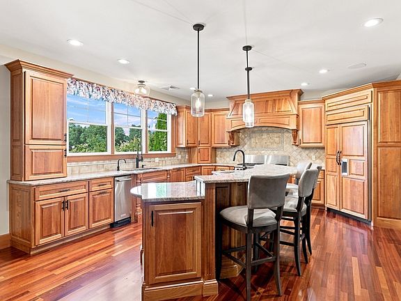 4th image of 20 Bungalow Pt