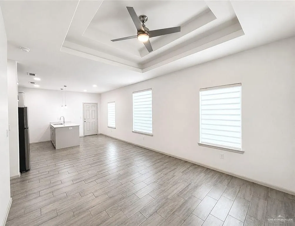 2 bed, 2.0 bath, 936 sqft, $1,150 — Photo 2