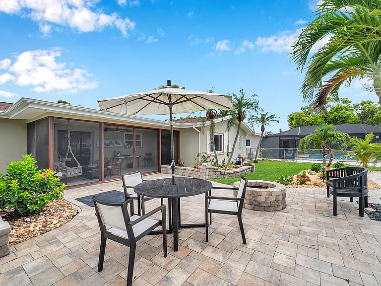 2420 Fairbanks Dr — Photo 34