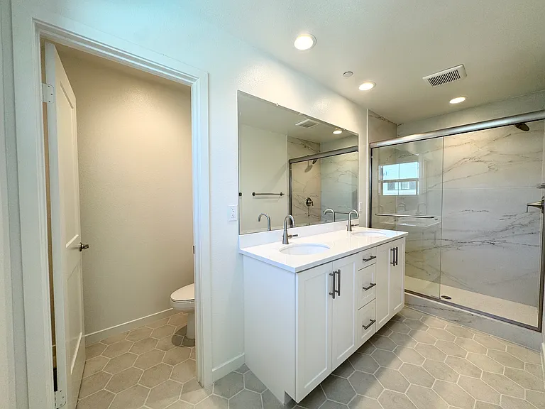 2554 Delphinium Ln — Photo 38