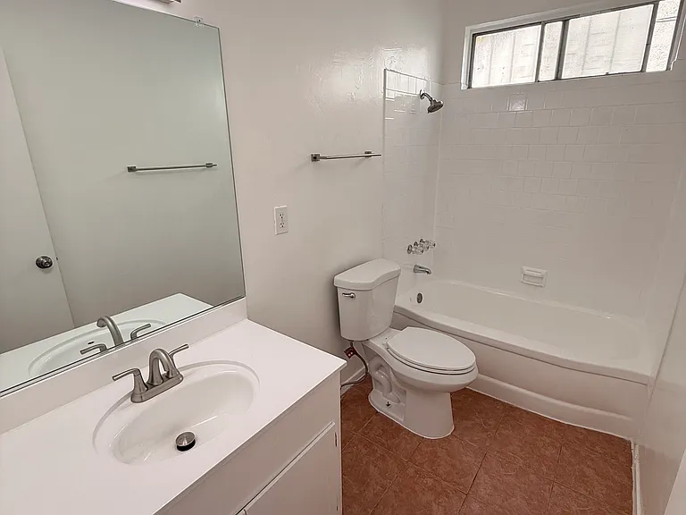 1072 Belmont Ave #1 — Photo 5