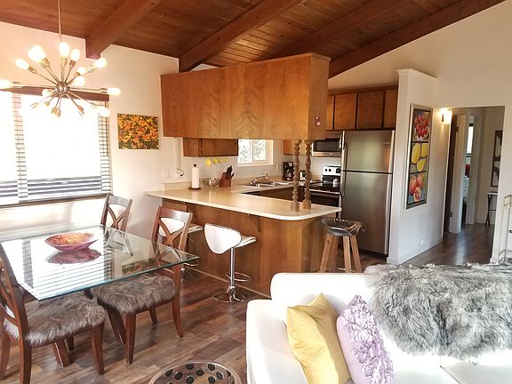 3rd image of 12024 Hillhurst Cir