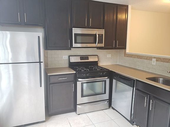 2nd image of 510 Main St APT 432