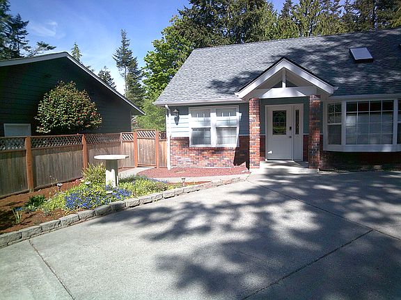 2nd image of 131 Horizon View Dr