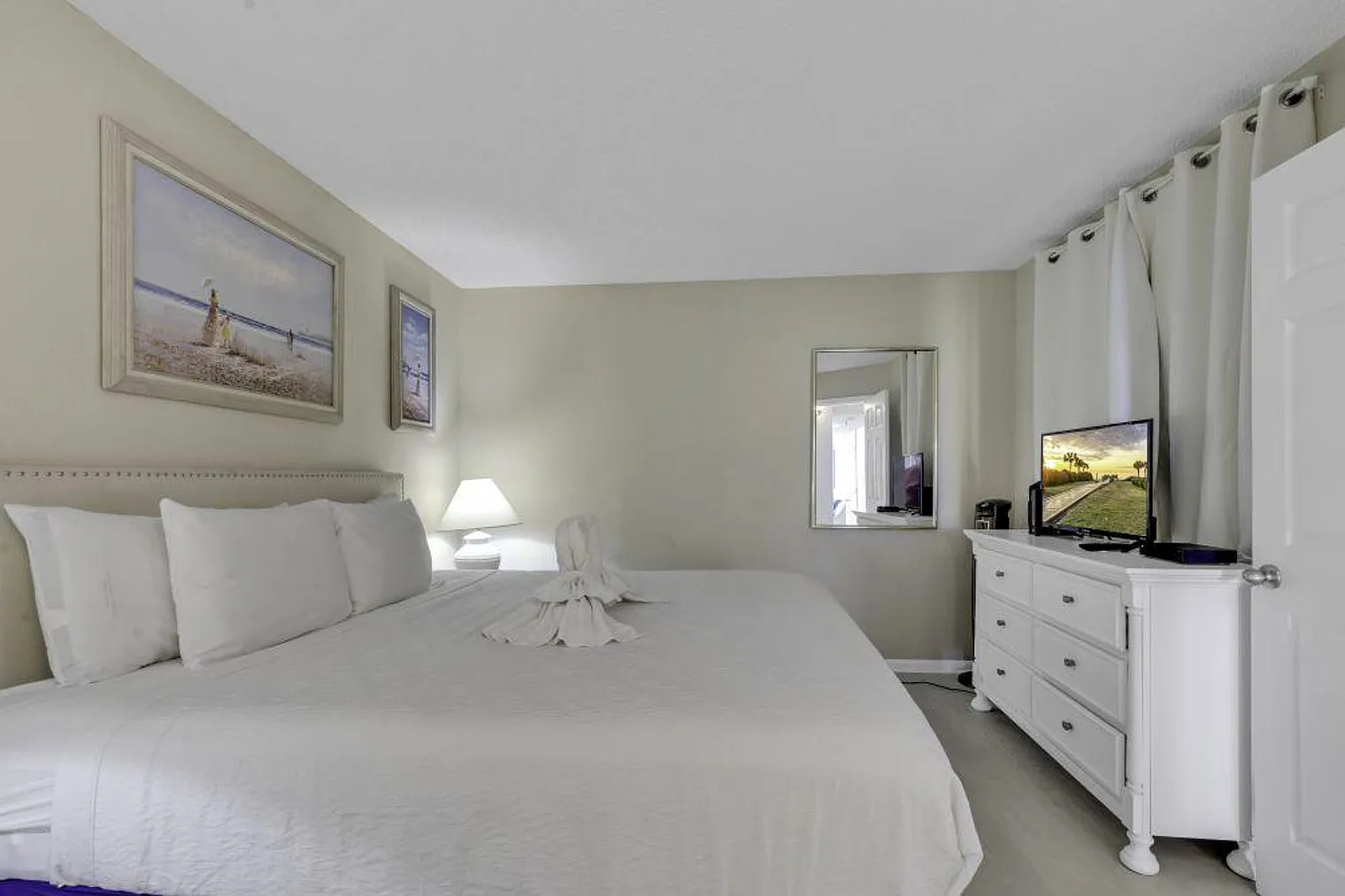 1 bed, 1.0 bath, 645 sqft, $2,577 — Photo 4