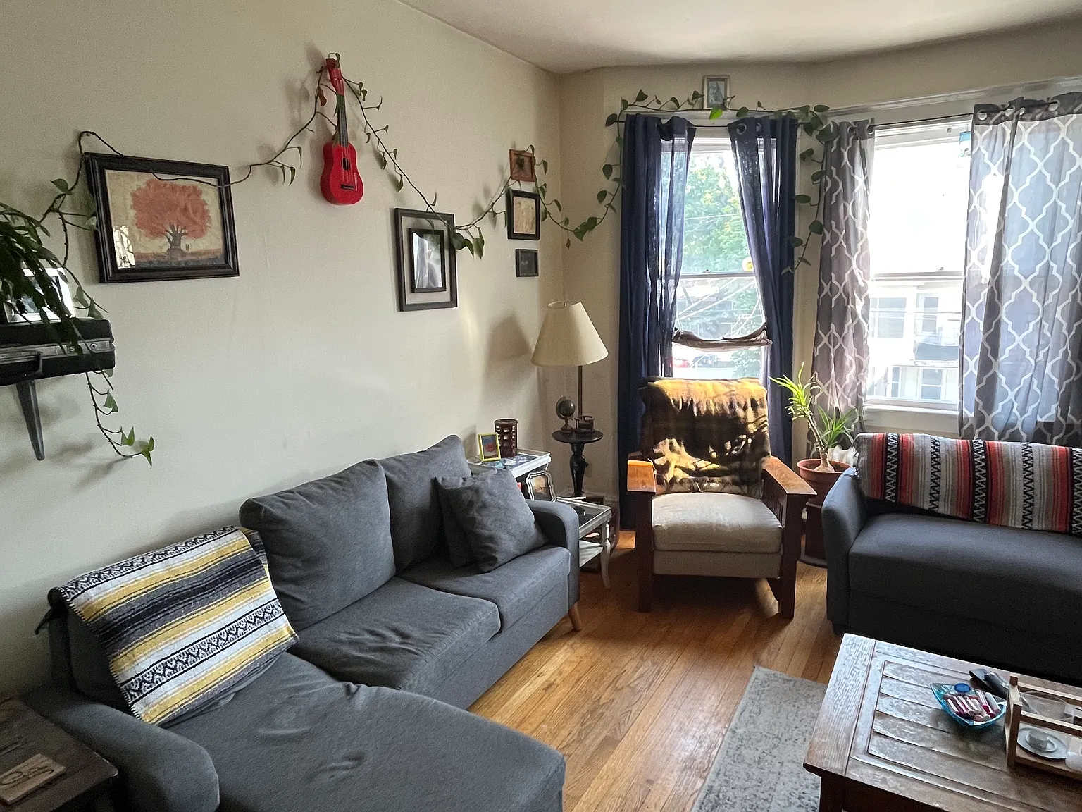 3 bed, $1,600 — Photo 1