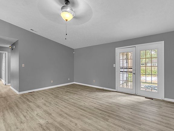 5th image of 833 Delray Dr