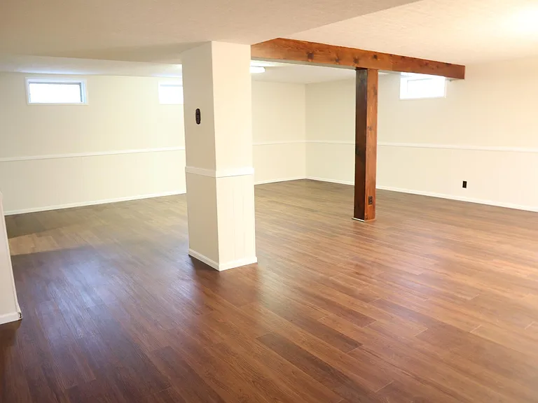 2331 Thornhill Rd — Photo 44