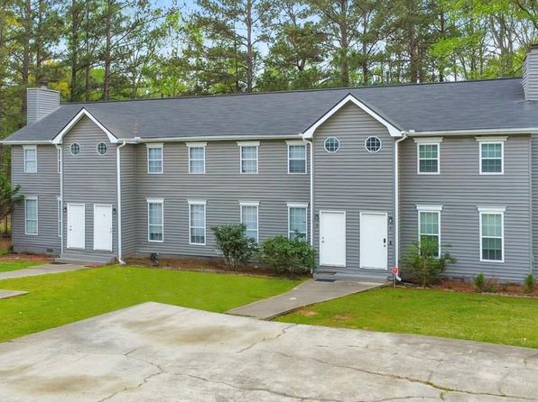 8537 Pineland Dr, Jonesboro, GA 30238