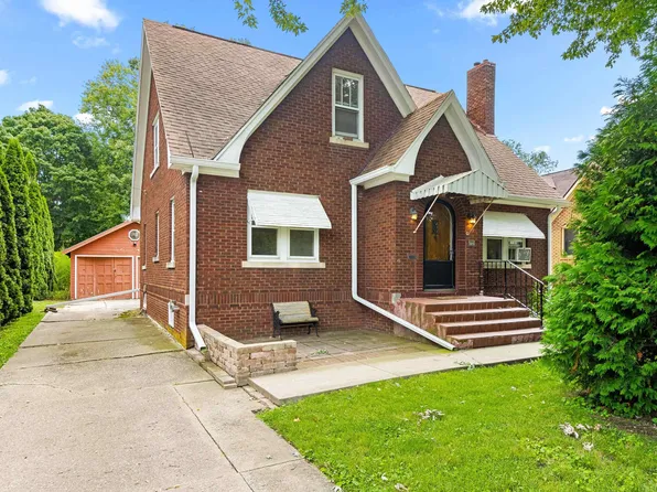 717 Florence Ave, Galesburg, IL 61401