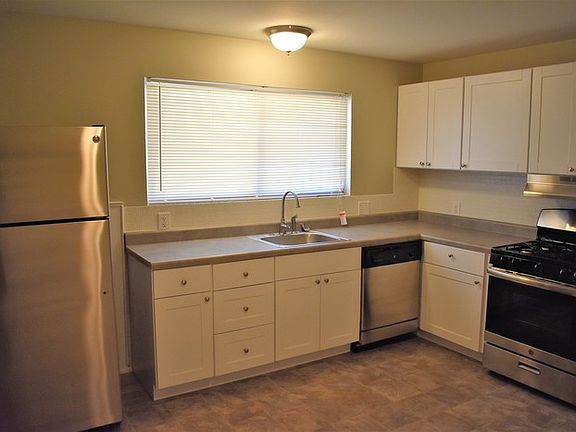 2nd image of 2888 Westminster Dr