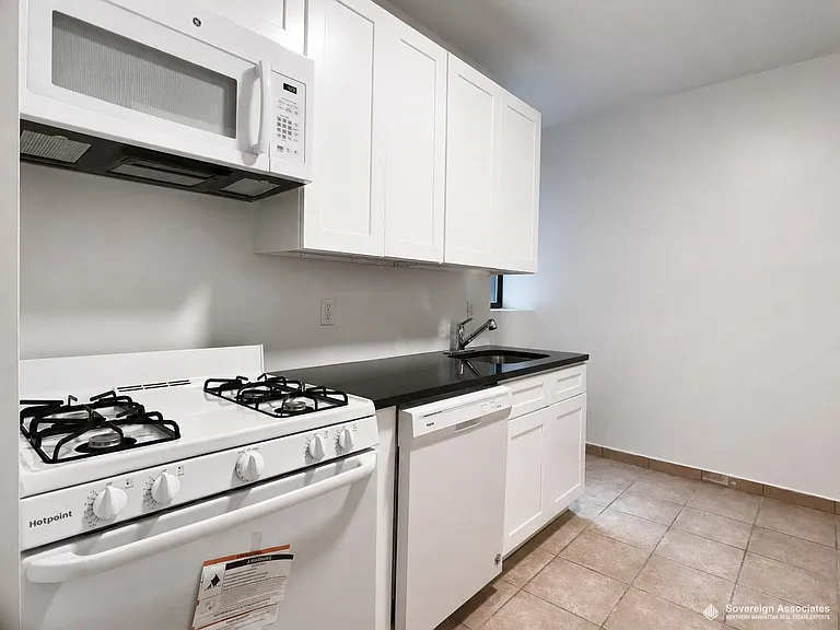 209 W 108th St #7 — Photo 6