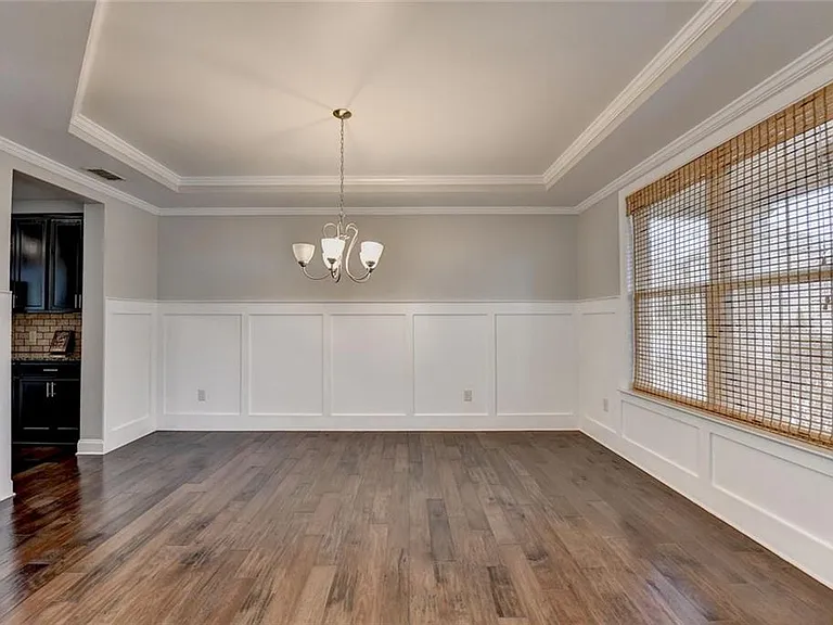 2540 Maple Ridge Ln — Photo 8