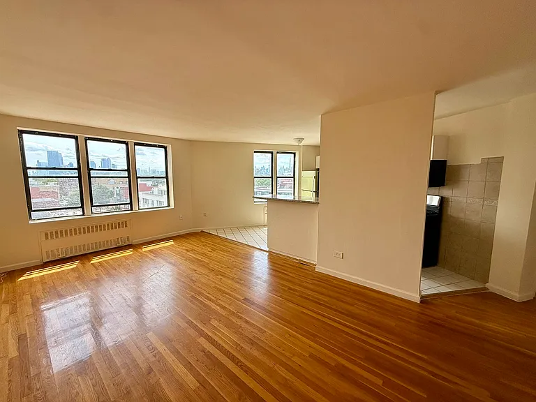 32-05 Newtown Ave #6C — Photo 1