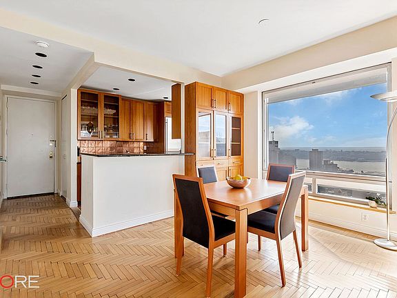4th image of 301 W 57th St APT 32A